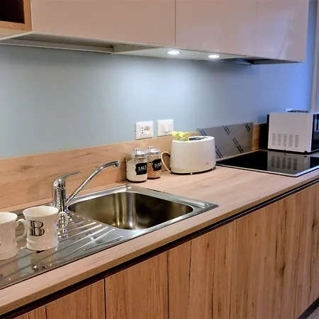 34 Via Giulio Carcano *