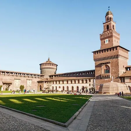 Duomo And Downtown * Mediolan