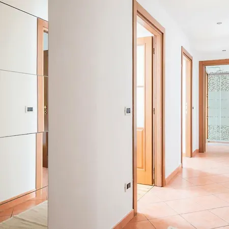 Sweet San Lorenzo, Right In The Centre * Milão