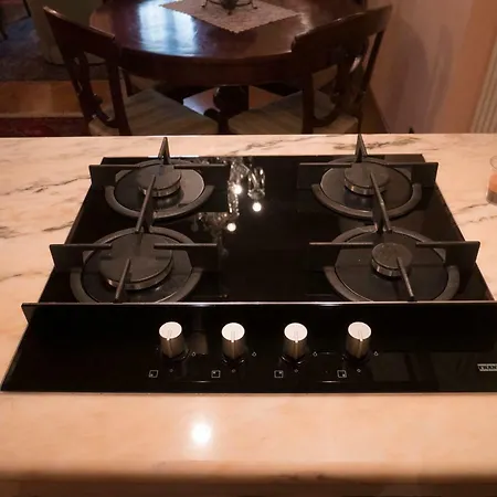 Broletto 26 * Милан