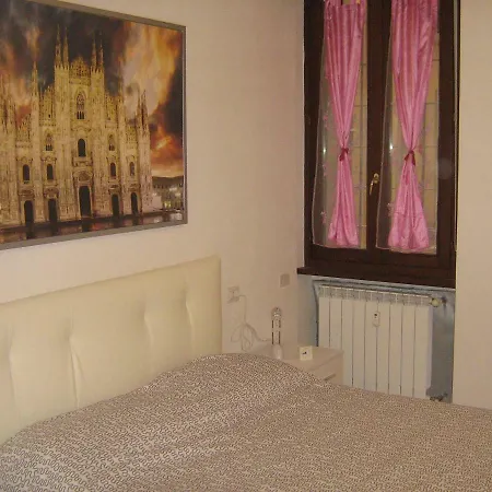 Flat In 1 Milán