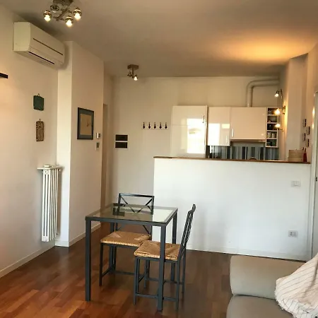 Cozy Naviglio Pavese Apartment Milan