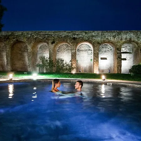 Design - Porta Romana Apartment *