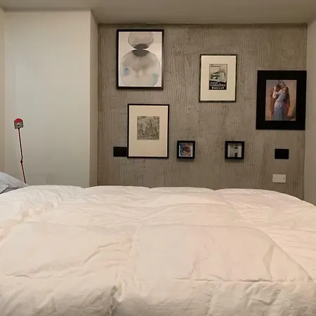 Fra Storia E Modernità Appartement