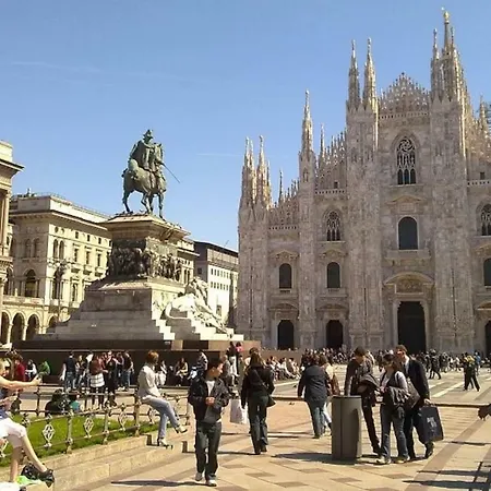 Coral - Porta Romana Apartment *