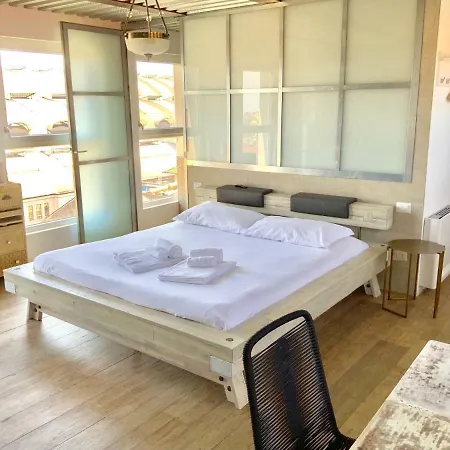 Luxury Unique View Near Main Station Daire
