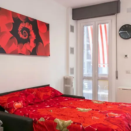 Apartment Bright House In