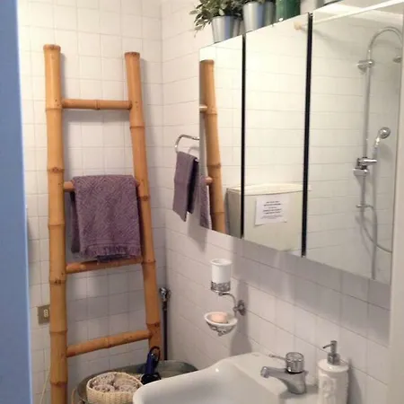 Cute Little For Two. Near Metro & Fiera