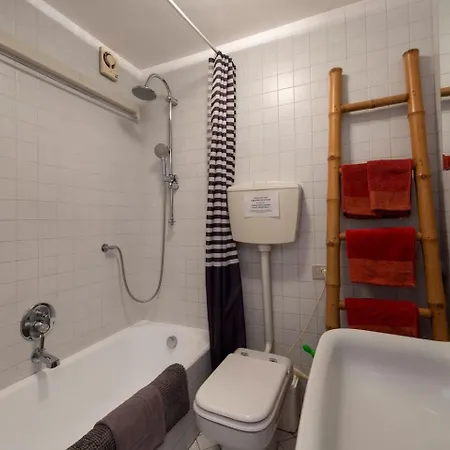 Cute Little For Two. Near Metro & Fiera