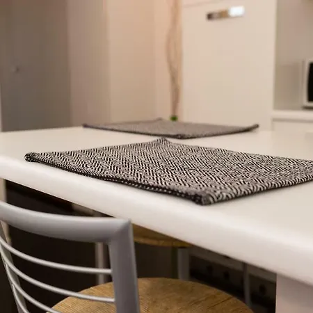 Bilocale Zona 200metri Da Stazione Apartmán