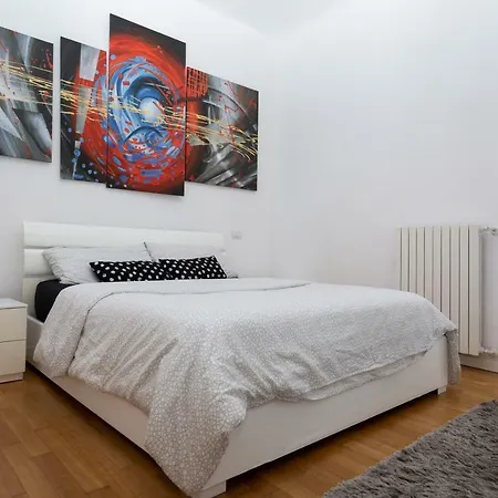 Apartament Bilocale Zona 200metri Da Stazione *
