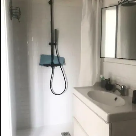 Newly Restored Private With En-suite Bathroom *