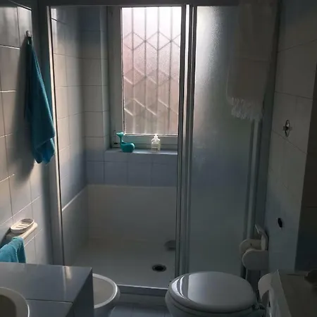 Leoni Charminghouse Apartman *