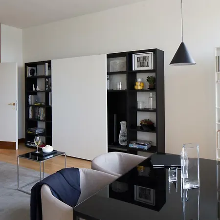 Domux Torre Velasca מלון דירות 2*