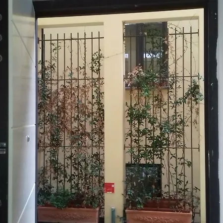 10 Via Giuseppe Sirtori Apartment Milan