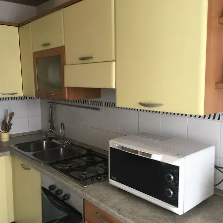 Leoni Charminghouse Apartman *