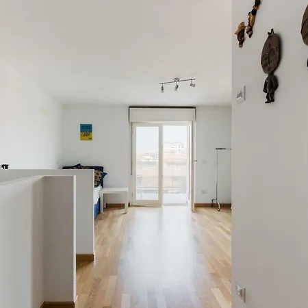 Bright And Spacious In Milan!