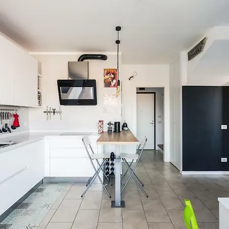 Bright And Spacious In Milan! Milán