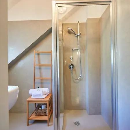 Guesthost - Con Balcone Per 2 Persone *