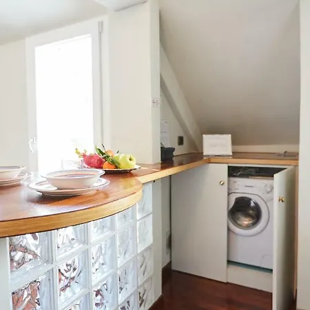 Guesthost - Con Balcone Per 2 Persone *