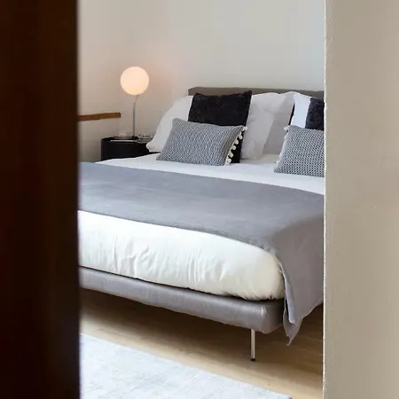מלון דירות Domux Torre Velasca 2*