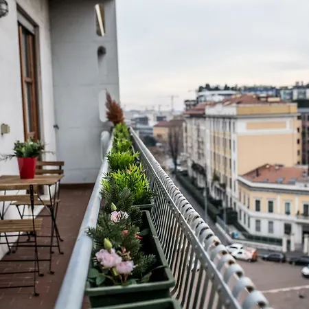 Airguest Crocetta Loft Apartment *