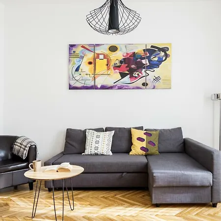 Sweet San Lorenzo, Right In The Centre