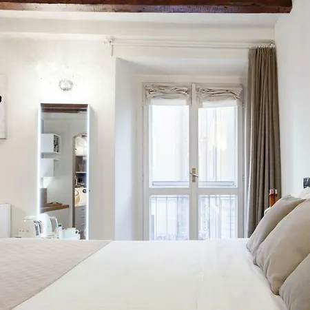 Oda ve Kahvaltı Moscova Luxury Milano