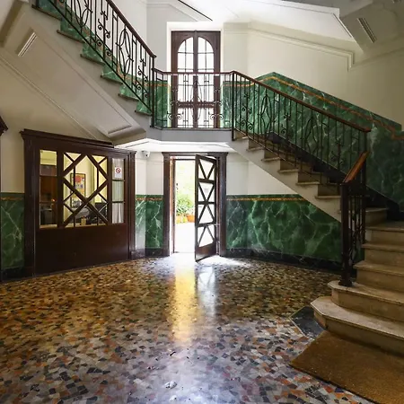 Nocleg ze śniadaniem House Of Frames