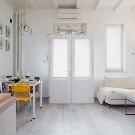 Charming On The Darsena Navigli - Pulizia Eccezionale Milan