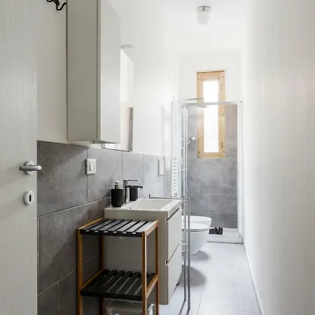 Comfortable Family Group Via Paruta Daire Milano