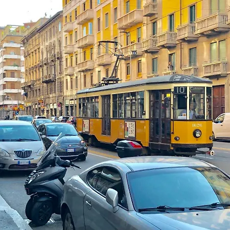 Luxury Flat By Station / Unique View アパート