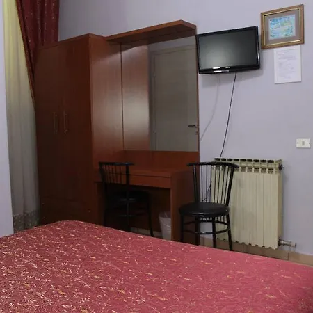 Ξενοδοχείο Siro 2*