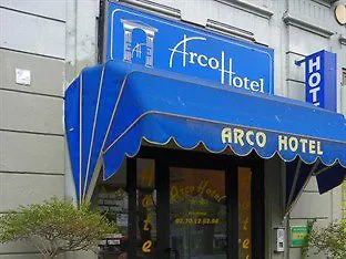 Arco Milán