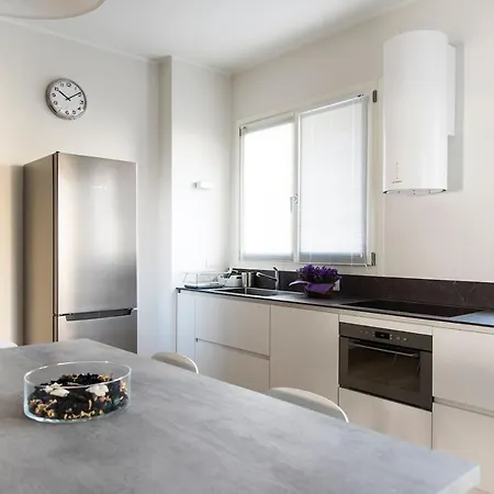 Brand New , Life District * ميلان