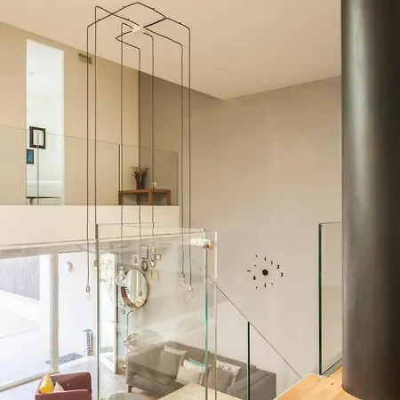 Stylish Loft With Garden, 8 Guests, 3 Bedrooms 公寓 *