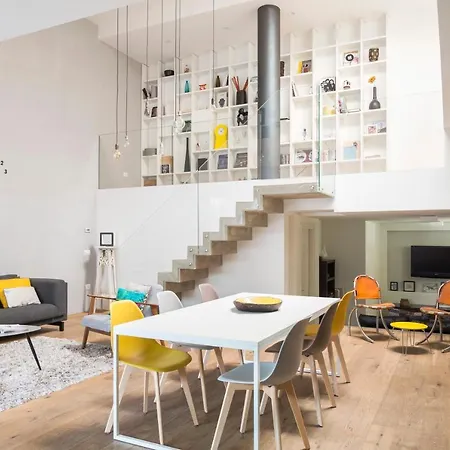 Stylish Loft With Garden, 8 Guests, 3 Bedrooms