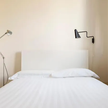 Stylish Loft With Garden, 8 Guests, 3 Bedrooms
