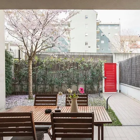 Lägenhet Stylish Loft With Garden, 8 Guests, 3 Bedrooms Milano