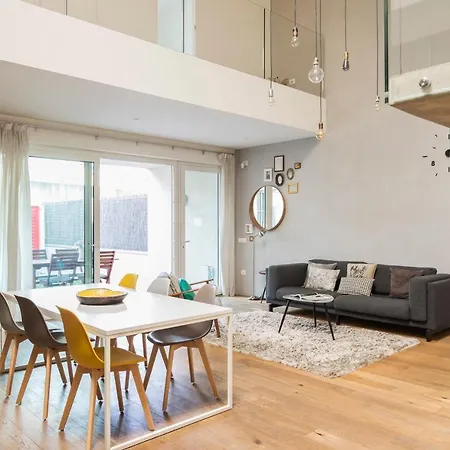 Stylish Loft With Garden, 8 Guests, 3 Bedrooms 公寓