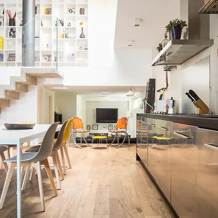 Stylish Loft With Garden, 8 Guests, 3 Bedrooms 公寓