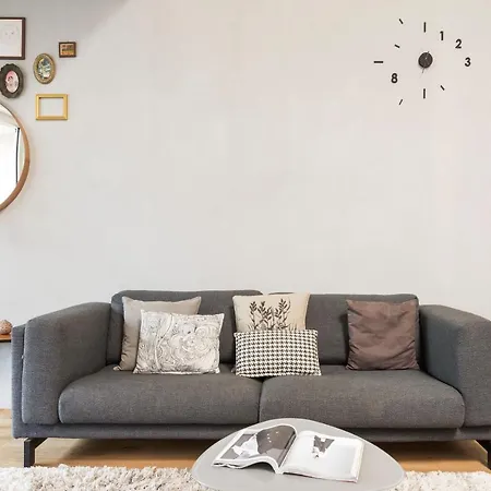 Stylish Loft With Garden, 8 Guests, 3 Bedrooms *