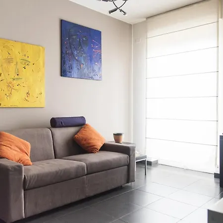 High Rise Flat Near Metro Stop Mailand