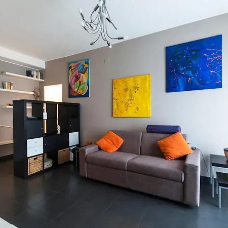 High Rise Flat Near Metro Stop * Mailand