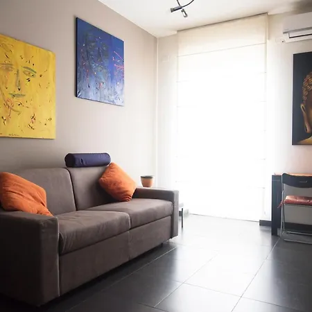 Apartment High Rise Flat Near Metro Stop
