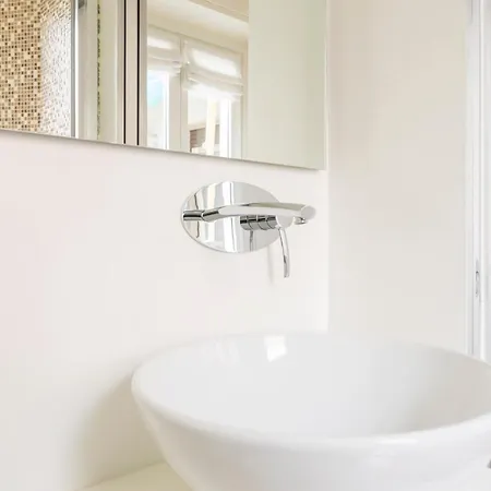 Cosmopolitan Home, 2 Bedrooms, 2 Bth, 5 Guests * Milano