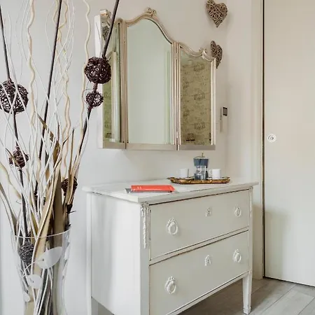 Charming On The Darsena Navigli - Pulizia Eccezionale Apartment Milan