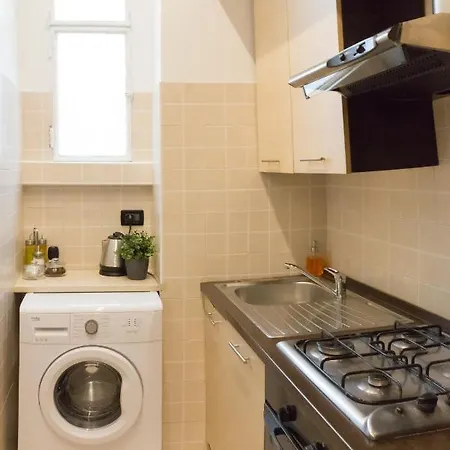 Sweet 2 Bedrooms In Center Lägenhet *