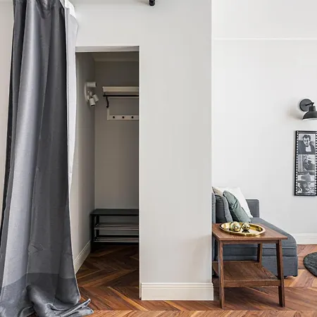 Apartment Hostmate -milano - Via Freguglia - Guastalla *