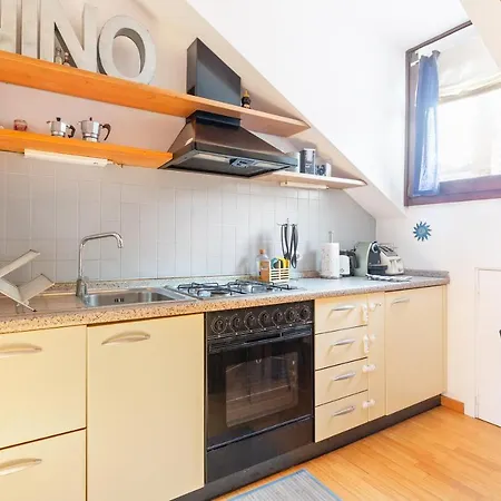 Guesthost - Piazza Risorgimento Cosy Apartament